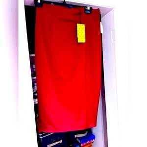 ✨❤️ Luisa Spagnoli Rare Red Pencil Skirt – Italian Elegance at Its Finest (US 6)